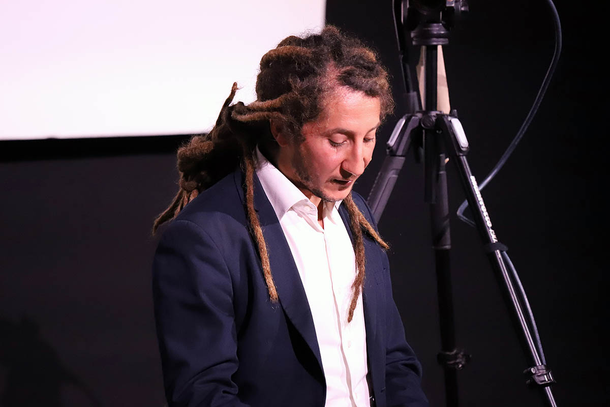 Selezioni, Filippo Riniolo, performance 30 min, museo MaXXI